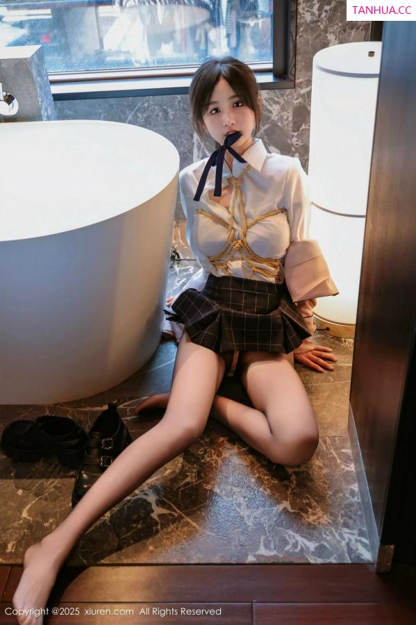   [XiuRen]高清写真图 2025.02.28 No.9949 奶芙乔乔 美腿黑丝第41张图片